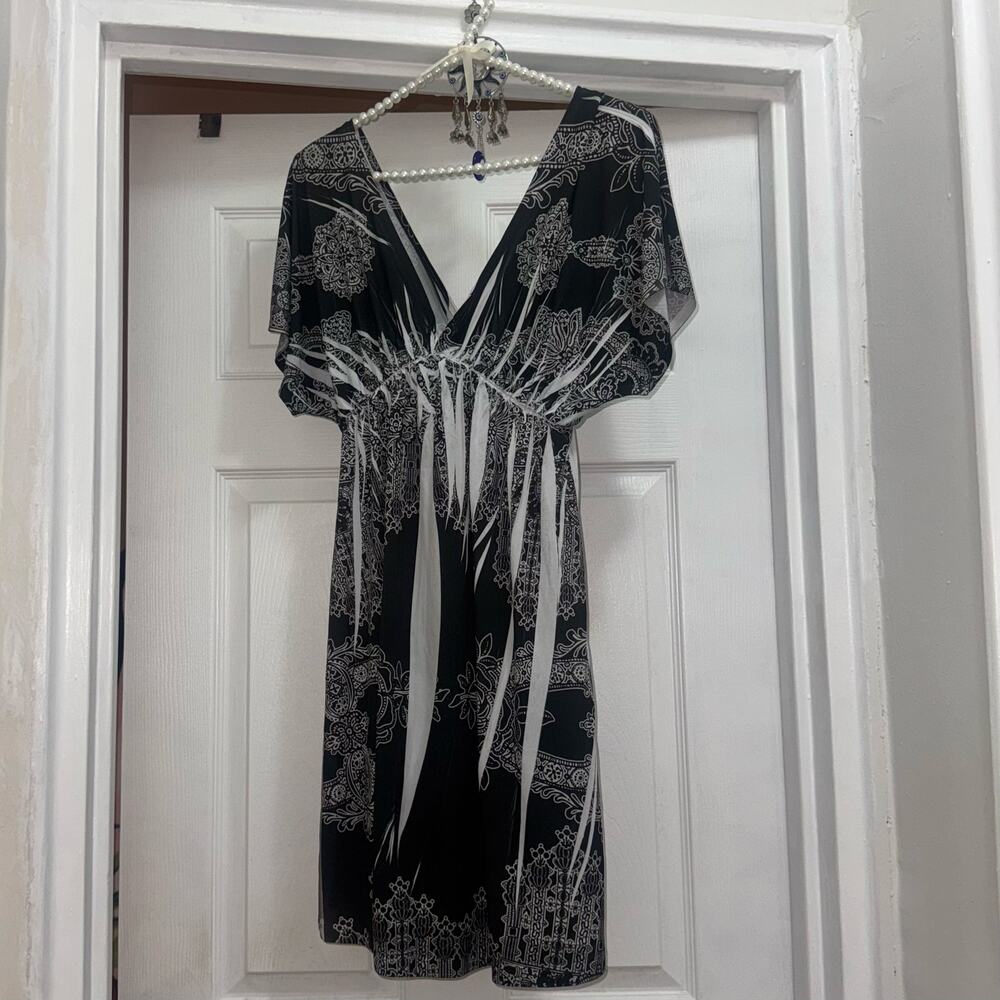 Chesley Size Small Black & White Plunge V-Neck Boho Short Sleeve Sundress